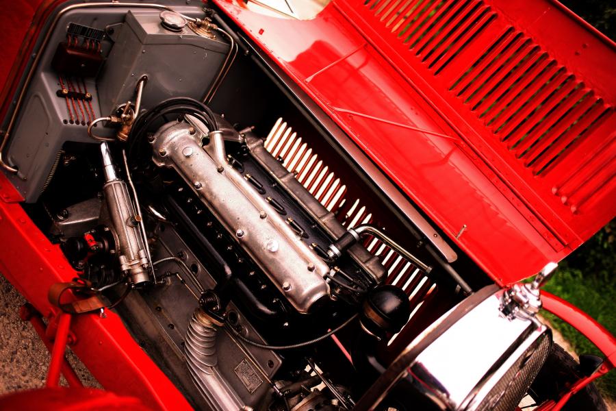 Моторный отсек Alfa Romeo 6C 1750 GS Testa Fissa 1930 года  (фото 18 из 21)